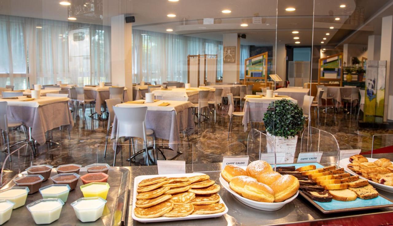 Hotel Nember Lido di Jesolo Kültér fotó
