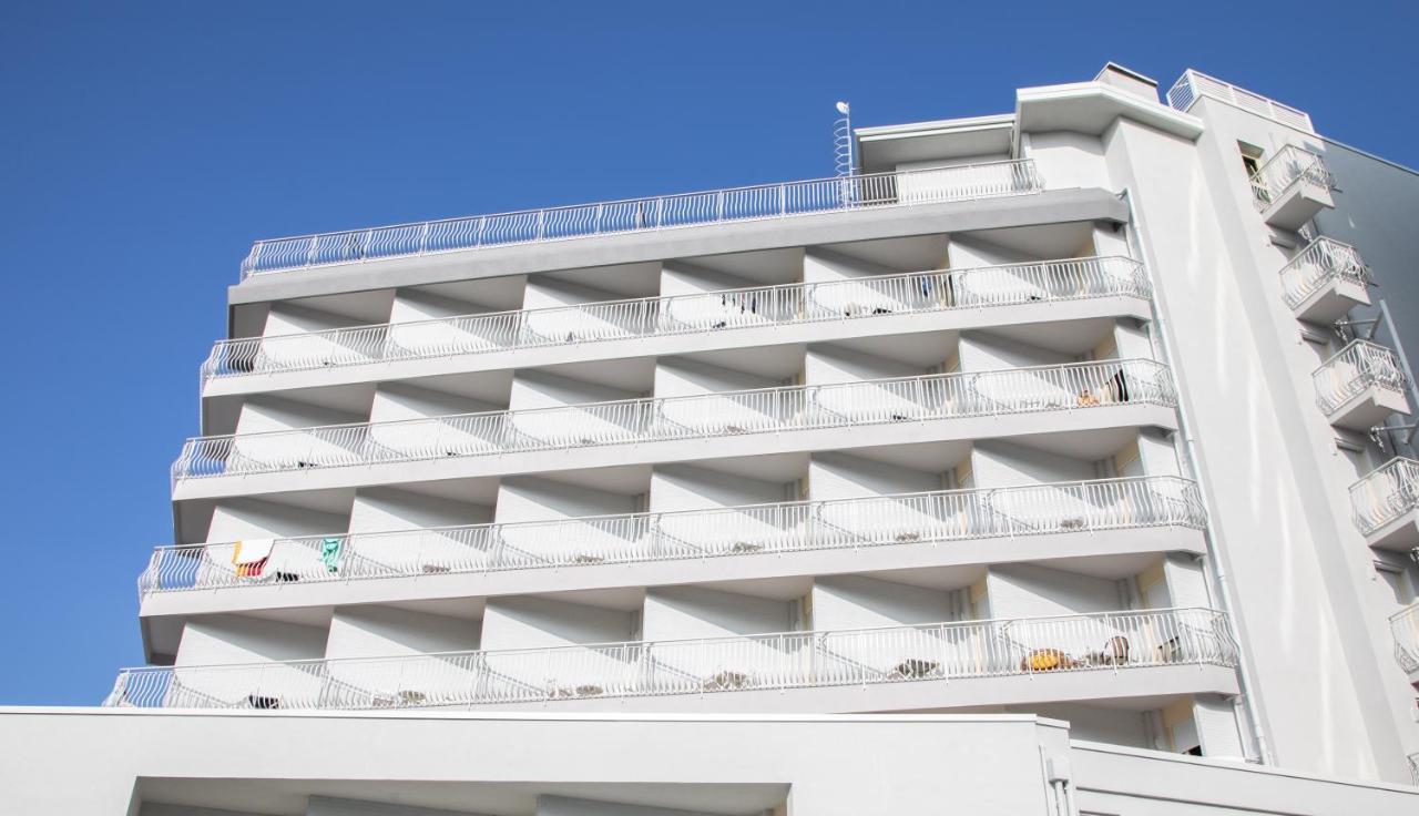 Hotel Nember Lido di Jesolo Kültér fotó