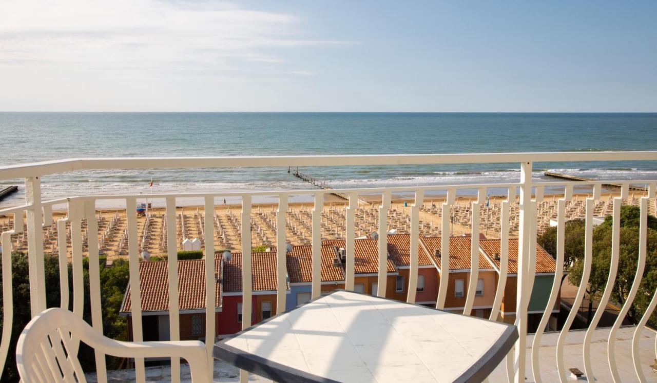 Hotel Nember Lido di Jesolo Kültér fotó