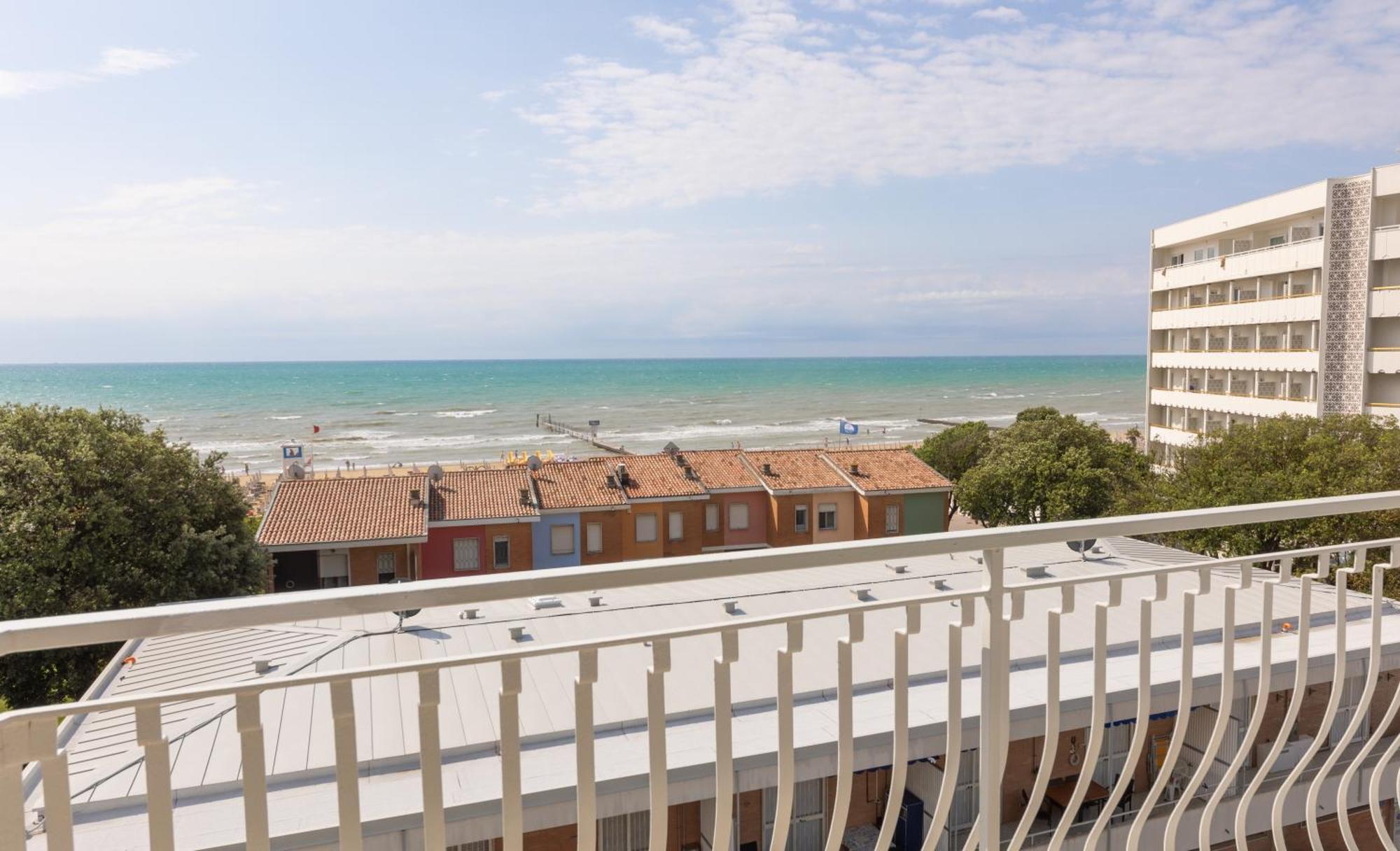 Hotel Nember Lido di Jesolo Kültér fotó