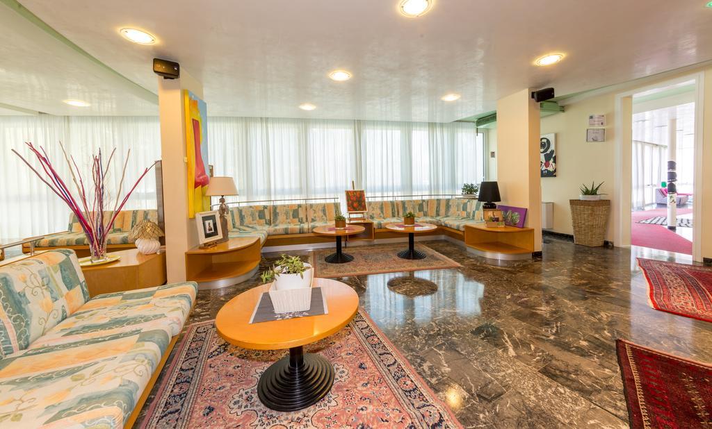 Hotel Nember Lido di Jesolo Kültér fotó