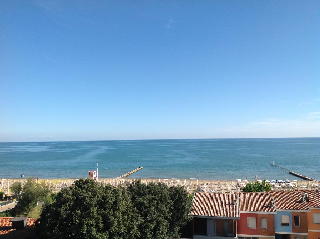 Hotel Nember Lido di Jesolo Kültér fotó