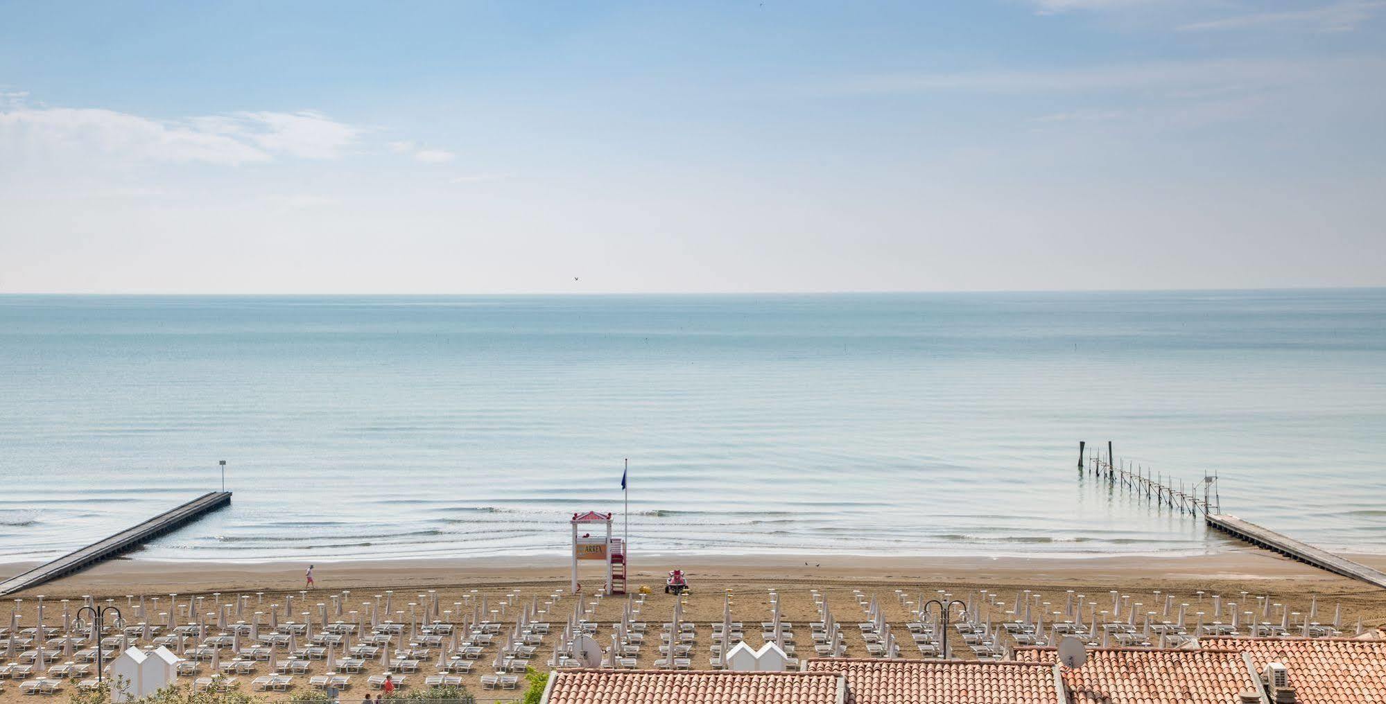 Hotel Nember Lido di Jesolo Kültér fotó