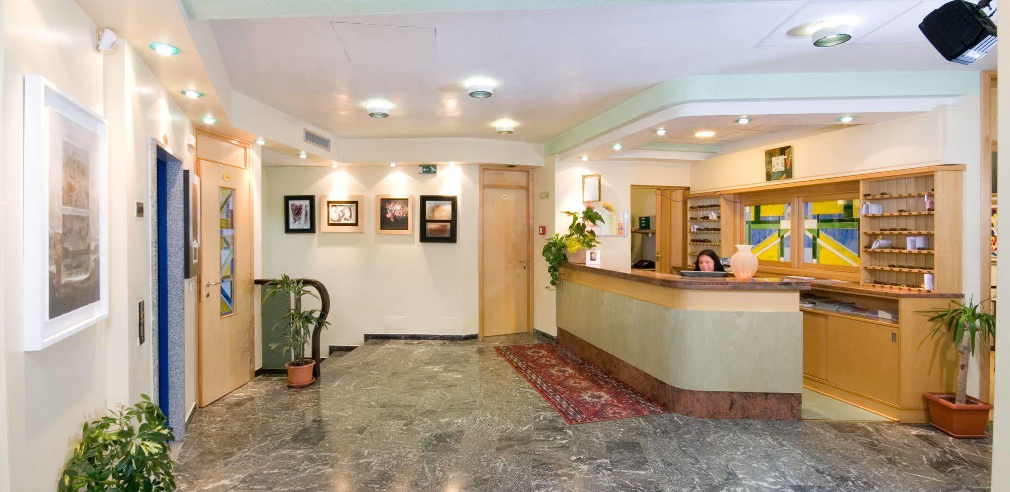 Hotel Nember Lido di Jesolo Kültér fotó